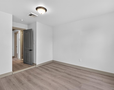 62 Poplar Street - Photo Thumbnail 31