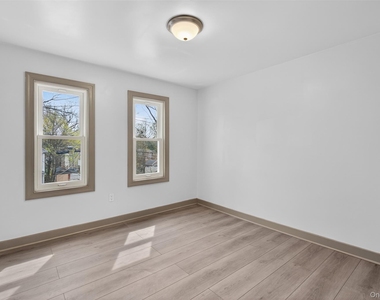 62 Poplar Street - Photo Thumbnail 23