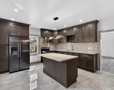 62 Poplar Street - Photo Thumbnail 15