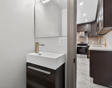 62 Poplar Street - Photo Thumbnail 20