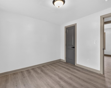 62 Poplar Street - Photo Thumbnail 24