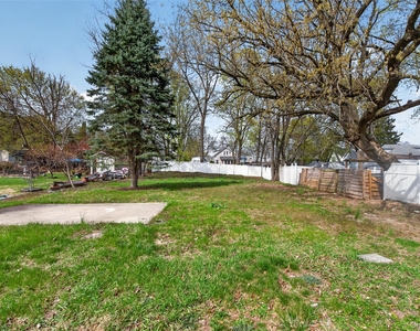 62 Poplar Street - Photo Thumbnail 7