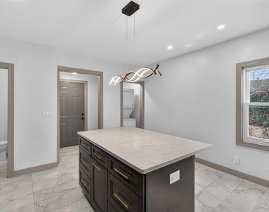 62 Poplar Street - Photo Thumbnail 18