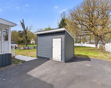 62 Poplar Street - Photo Thumbnail 6