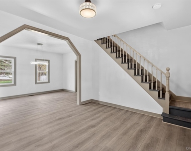 62 Poplar Street - Photo Thumbnail 9