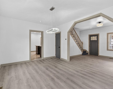 62 Poplar Street - Photo Thumbnail 12