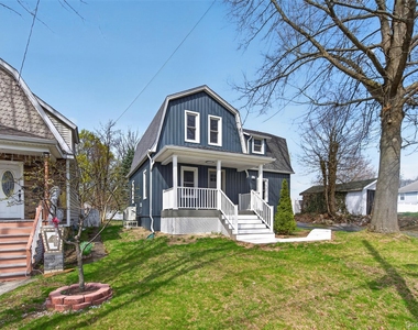 62 Poplar Street - Photo Thumbnail 1