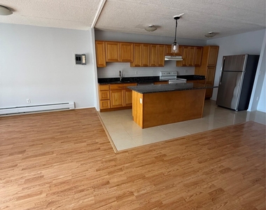 35 Park Avenue - Photo Thumbnail 3