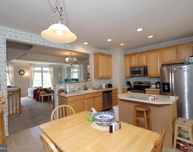 701 Monroe Point - Photo Thumbnail 14