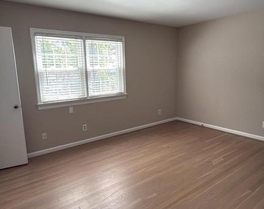 521 Laurel Avenue - Photo Thumbnail 5