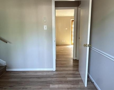 521 Laurel Avenue - Photo Thumbnail 13
