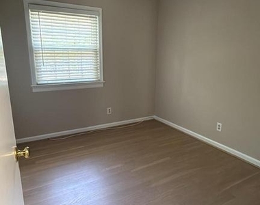 521 Laurel Avenue - Photo Thumbnail 8