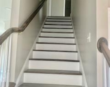 170 Settlers Way - Photo Thumbnail 7