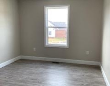 170 Settlers Way - Photo Thumbnail 21