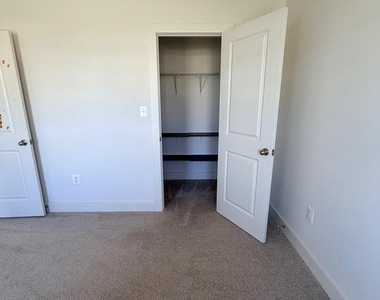 1530 Sandpiper Bay Loop - Photo Thumbnail 16