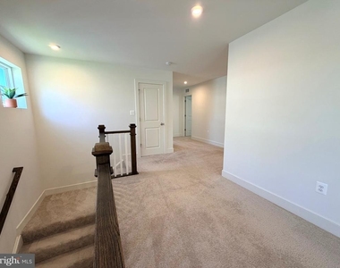 1530 Sandpiper Bay Loop - Photo Thumbnail 9