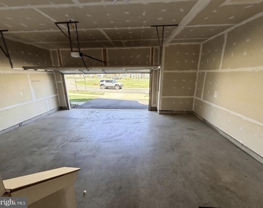 1530 Sandpiper Bay Loop - Photo Thumbnail 6