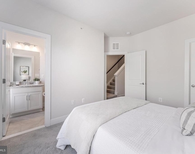 12742 Verdant Way - Photo Thumbnail 27