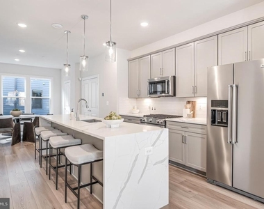 12742 Verdant Way - Photo Thumbnail 14