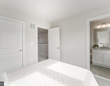 12742 Verdant Way - Photo Thumbnail 43