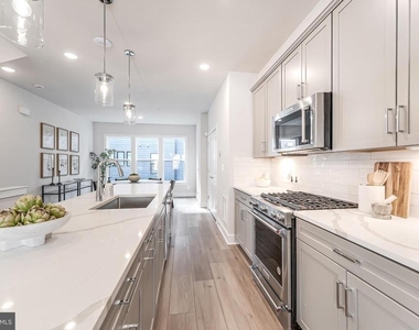 12742 Verdant Way - Photo Thumbnail 18