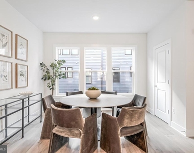 12742 Verdant Way - Photo Thumbnail 8