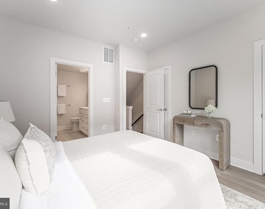12742 Verdant Way - Photo Thumbnail 33