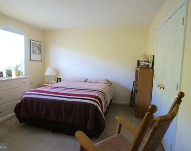 104 Eastside Ln - Photo Thumbnail 8