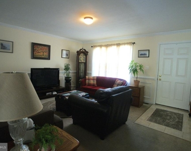 104 Eastside Ln - Photo Thumbnail 2