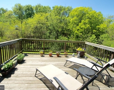 104 Eastside Ln - Photo Thumbnail 6