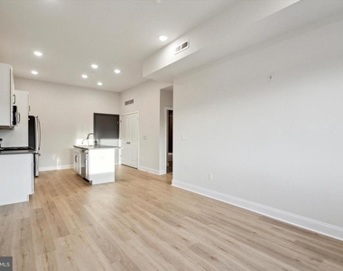 2143 E Lehigh Avenue - Photo Thumbnail 4