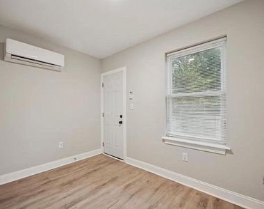 1236 W Airdrie Street - Photo Thumbnail 9