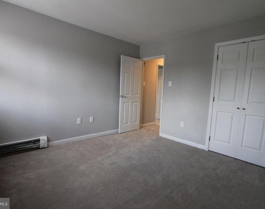 700 W Walnut Lane - Photo Thumbnail 12