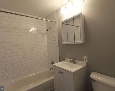 700 W Walnut Lane - Photo Thumbnail 5