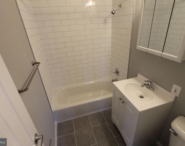 700 W Walnut Lane - Photo Thumbnail 6