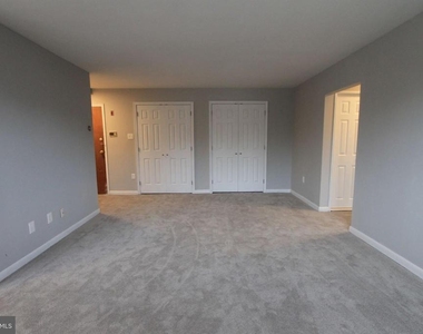 700 W Walnut Lane - Photo Thumbnail 20
