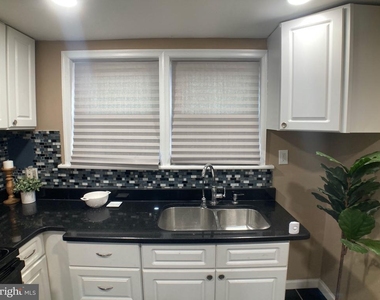 2060 E Orleans Street - Photo Thumbnail 15
