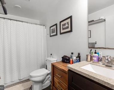 1737 N Howard Street - Photo Thumbnail 4