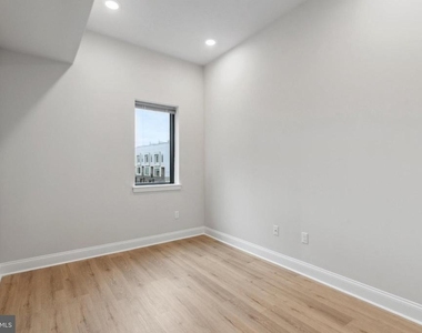 2143 E Lehigh Avenue - Photo Thumbnail 10
