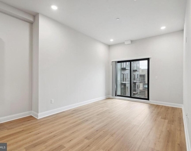 2143 E Lehigh Avenue - Photo Thumbnail 5