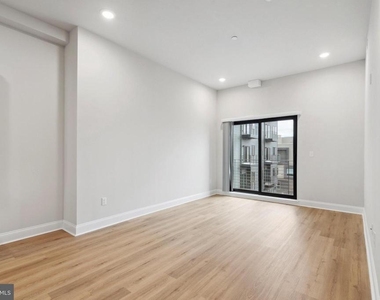 2143 E Lehigh Avenue - Photo Thumbnail 3