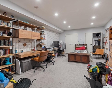 219 S 18th Street - Photo Thumbnail 18