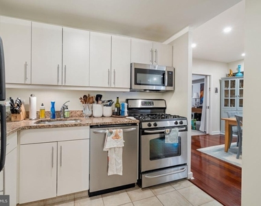 219 S 18th Street - Photo Thumbnail 5