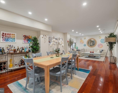 219 S 18th Street - Photo Thumbnail 3