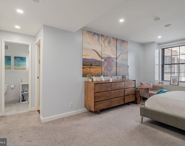 219 S 18th Street - Photo Thumbnail 15