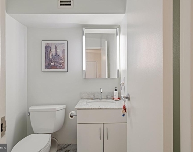 219 S 18th Street - Photo Thumbnail 8