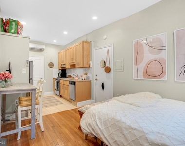 626 S 19th Street - Photo Thumbnail 2