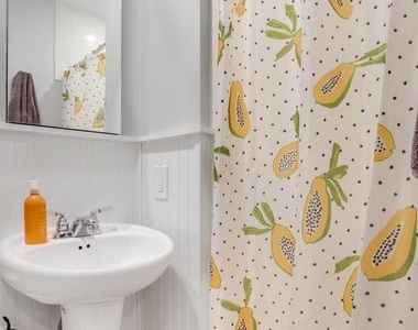 626 S 19th Street - Photo Thumbnail 8