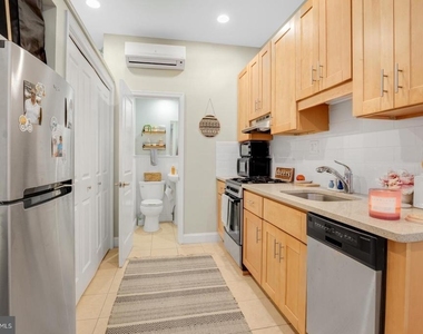 626 S 19th Street - Photo Thumbnail 4