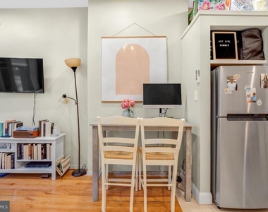 626 S 19th Street - Photo Thumbnail 3